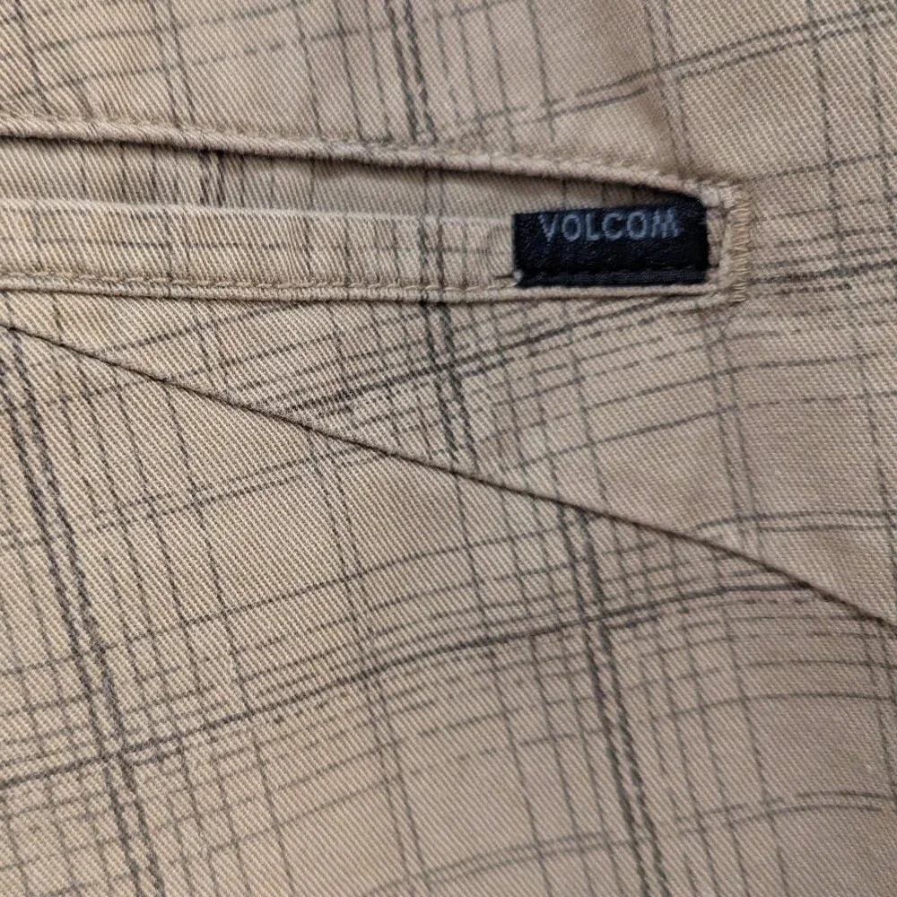 Volcom Men's Shorts | Size 36 - Picture 5 of 5